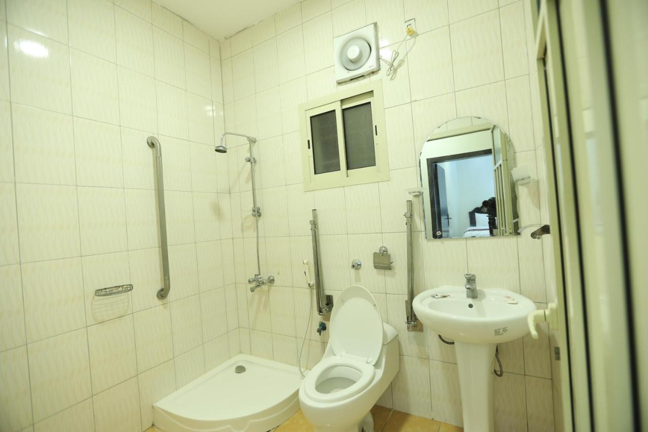 Al Eairy Apartments -Aldamam 7 Дамам Екстериор снимка