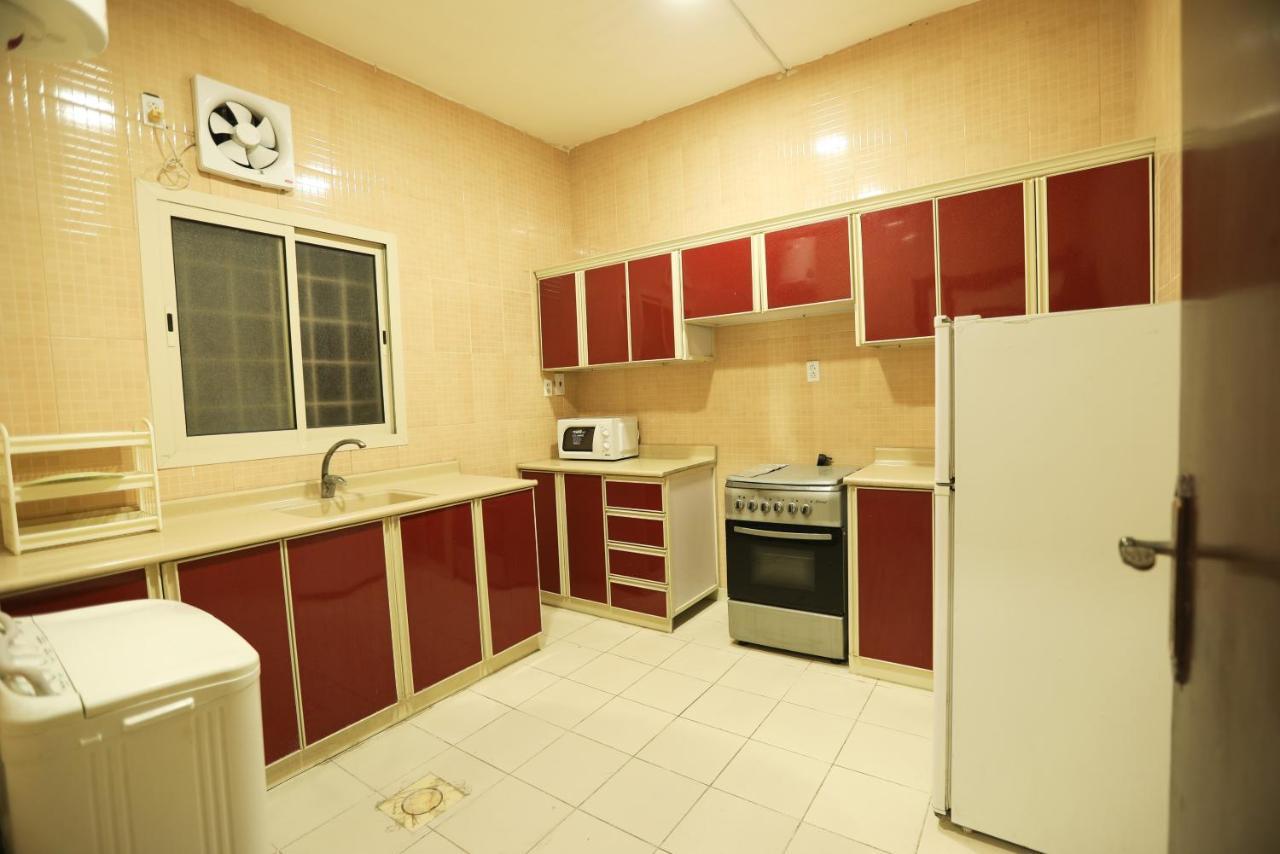 Al Eairy Apartments -Aldamam 7 Дамам Екстериор снимка