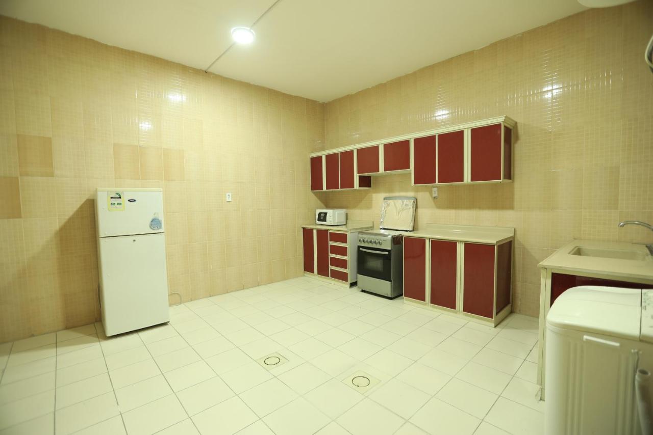 Al Eairy Apartments -Aldamam 7 Дамам Екстериор снимка