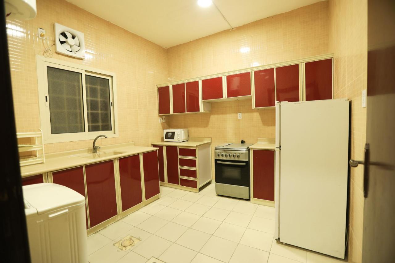 Al Eairy Apartments -Aldamam 7 Дамам Екстериор снимка
